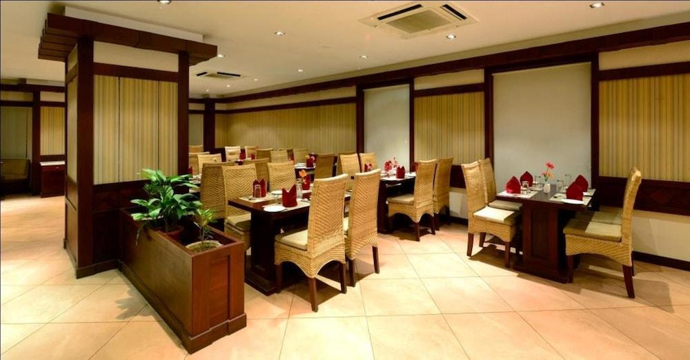 The Chariot Resort & Spa Puri Bagian luar foto